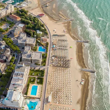 200m From The Sea *